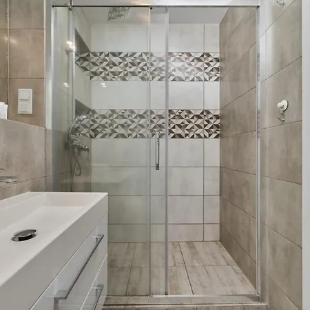 Spacious Dmowskiego By The River With Parking & Balcony By Renters 아파트 브로츠와프