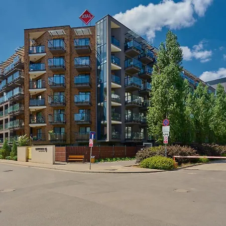 Spacious Dmowskiego By The River With Parking & Balcony By Renters 아파트 브로츠와프