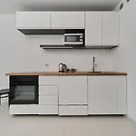 Spacious Dmowskiego By The River With Parking & Balcony By Renters Apartment *