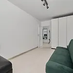Apartment Spacious Dmowskiego By The River With Parking & Balcony By Renters Wroclaw