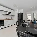 Spacious Dmowskiego By The River With Parking & Balcony By Renters Apartment *