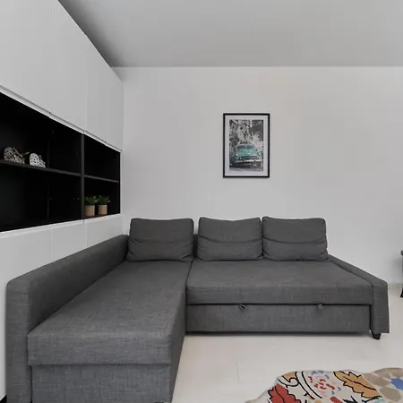 Spacious Dmowskiego By The River With Parking & Balcony By Renters * Breslau