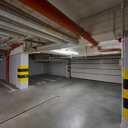 Spacious Dmowskiego By The River With Parking & Balcony By Renters Apartament