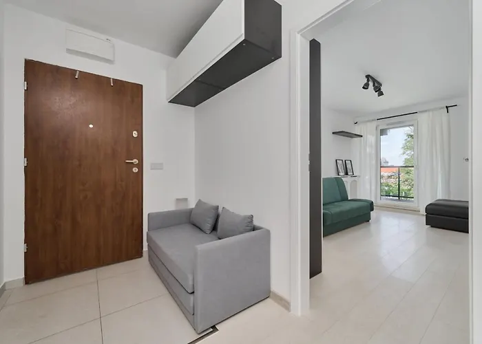 Spacious Dmowskiego By The River With Parking & Balcony By Renters Apartment *